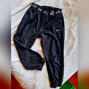 *NEW* Women's large Nike Dri Fit Joggers